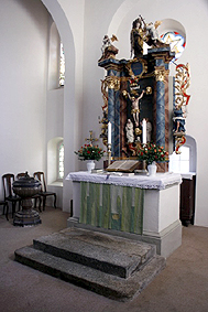 KIrchenaltar mit Erzengel Michael